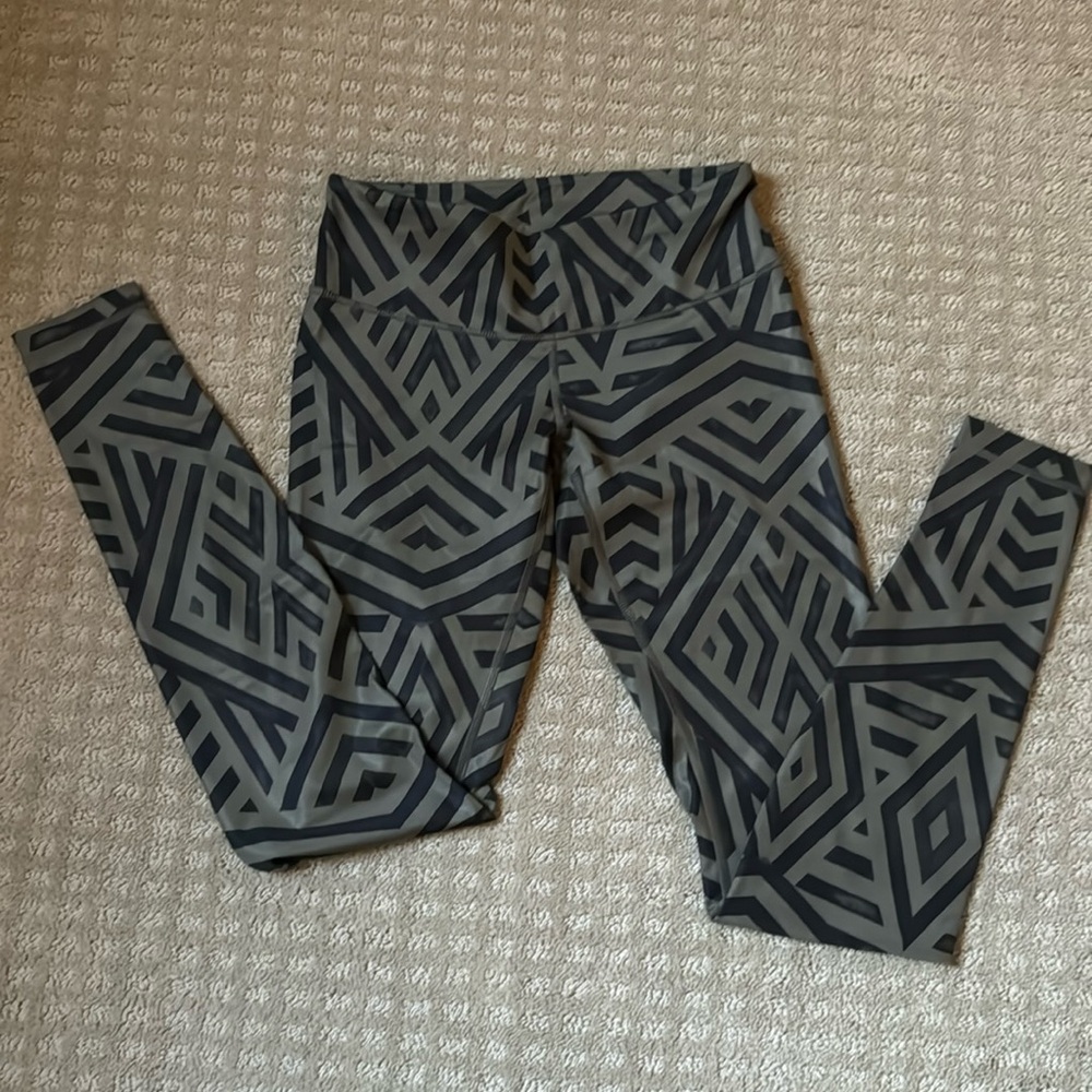 Lululemon leggings. Geometric print
